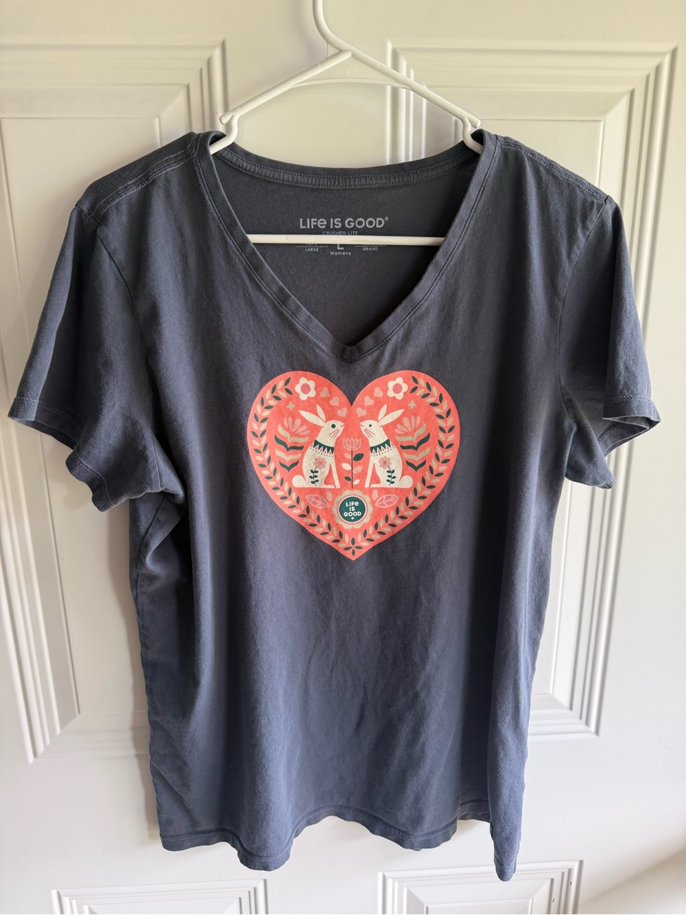 Life Is Good shirt with heart & bunnies size Large